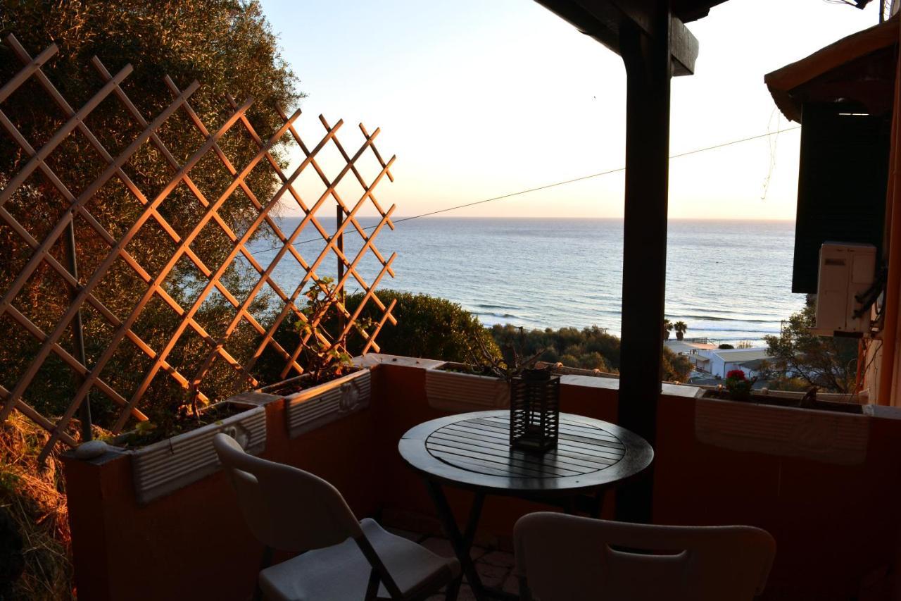 Papadatos Apts With Amazing View - 5Mins From The Beach Kontogialos Exterior photo