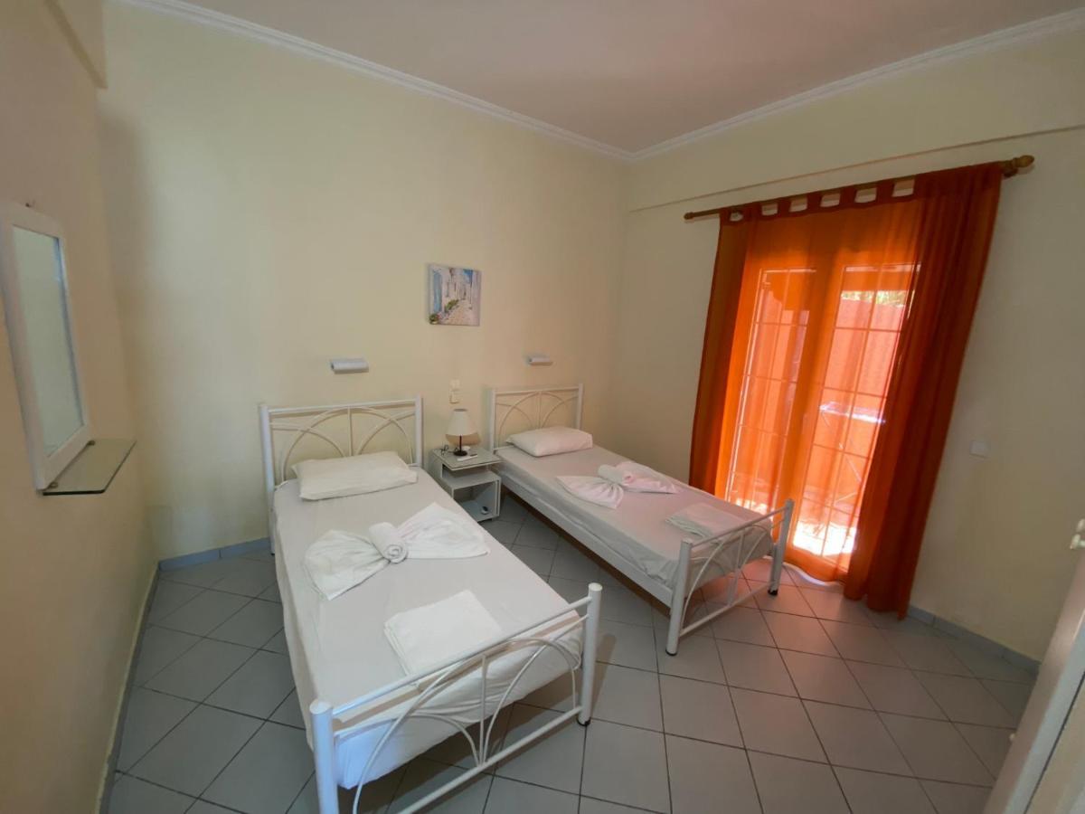 Papadatos Apts With Amazing View - 5Mins From The Beach Kontogialos Exterior photo