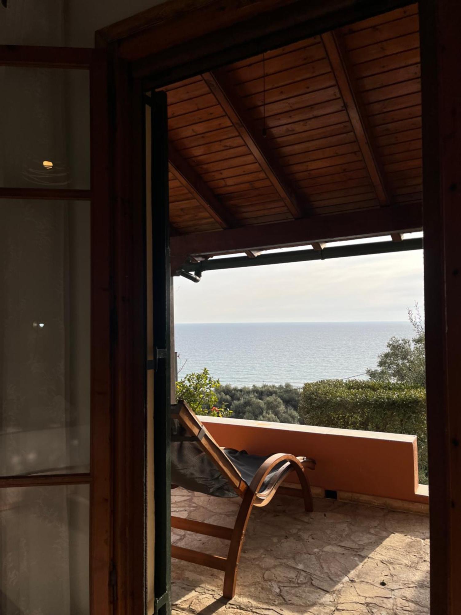 Papadatos Apts With Amazing View - 5Mins From The Beach Kontogialos Exterior photo